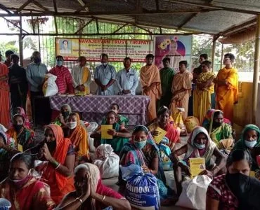 Women taking part in the Annalaxmi programme